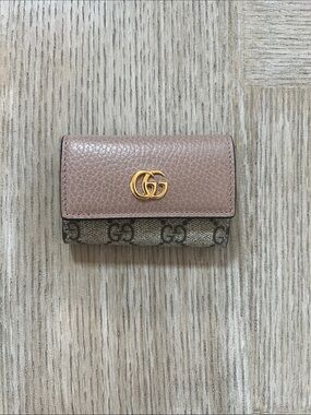 Gucci Rose Taupe Leather & Beige GG Key Holder with Gold GG